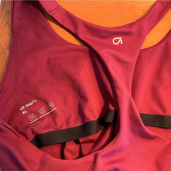 GapFit Flare Leggings & Lined Sports Bra Set - Picture 3 of 5